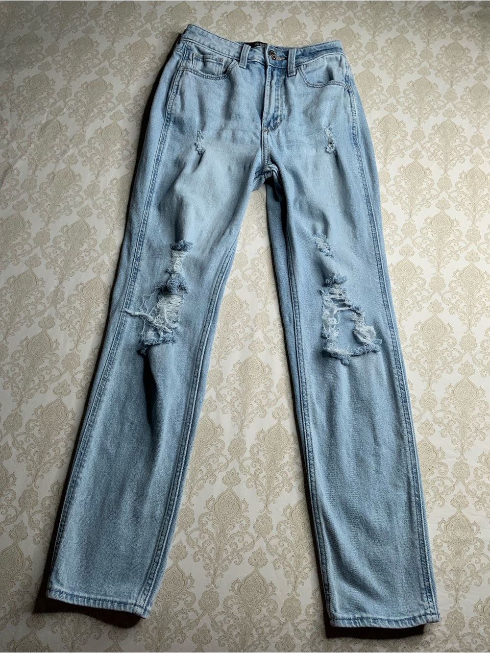 Hollister 000R Ultra High Rise Mom Jeans